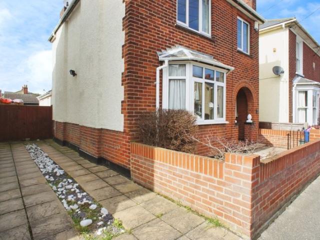 Tower Street, Brightlingsea CO7, 3 bed detached house to rent, £1,500 pcm | PrimeLocation