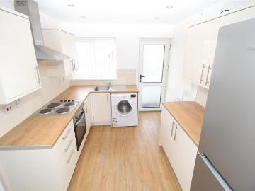 Tower Street, Pontypridd CF37 4 bed terraced house to rent £1,280 pcm £295 pw