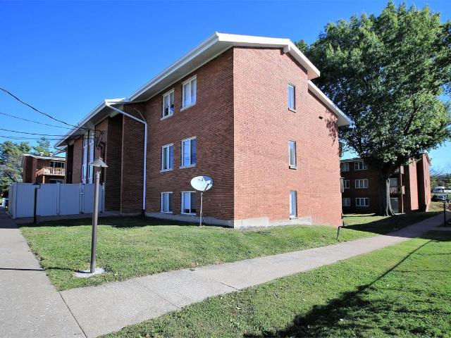 Town and Country 2 Bedroom Apartment for Rent at 120 S Kingston Dr, Bloomington, IN 47408