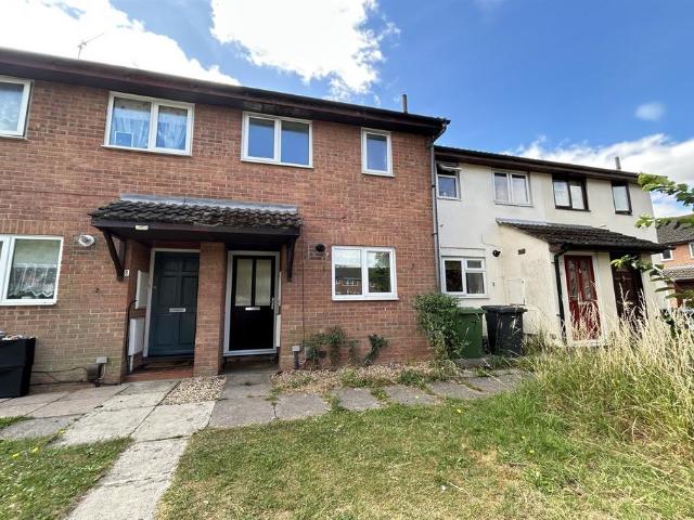 Town Centre 2 bed house to rent £1,495 pcm £345 pw