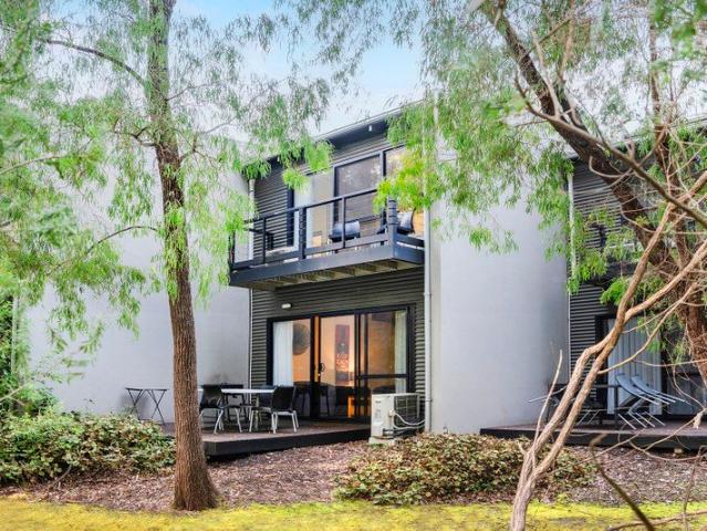 Townhouse in the Forest!