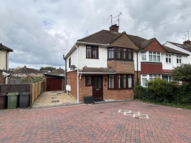 Town Centre, Basingstoke, RG21 3 bed semi detached house to rent £1,850 pcm £427 pw