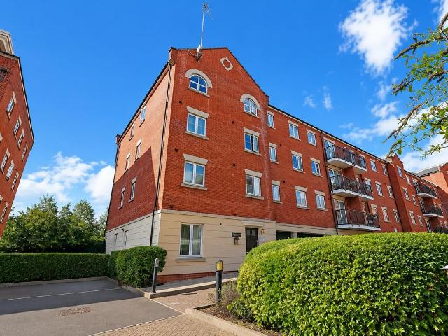 Town Centre, Cheltenham GL50, 2 bed flat to rent, £1,100 pcm | PrimeLocation