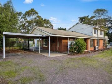 Town Convenience Meets Country Lifestyle and Future Opportunity