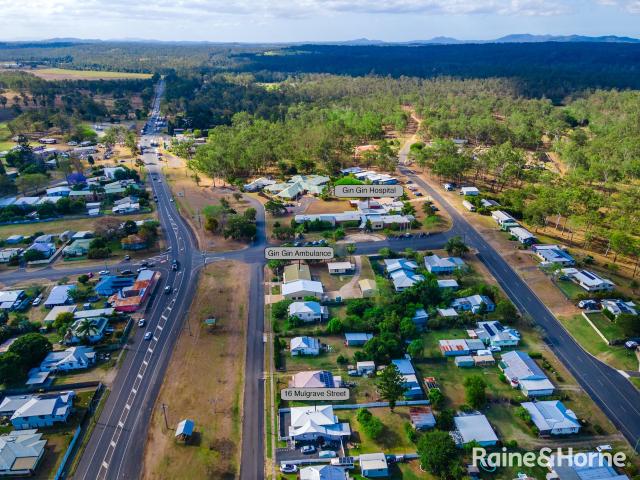 Town convenience and relaxed country charm