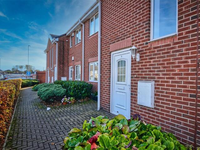 Town End Court, South End Grove, Bramley, Leeds LS13, 2 bed flat to rent, £925 pcm | PrimeLocation