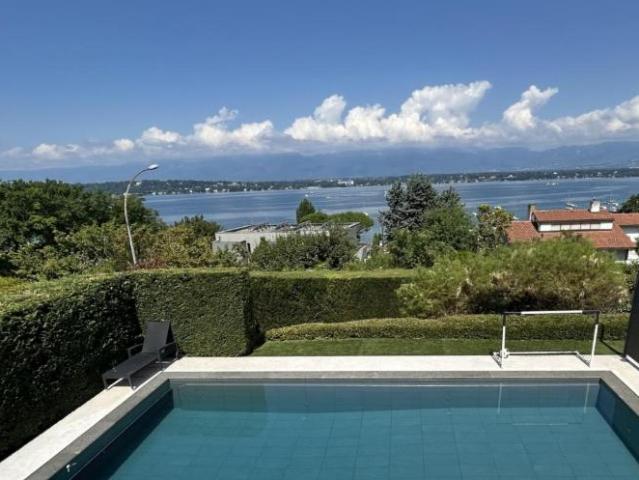 Town house avec vue panoramique sur le lac et piscine