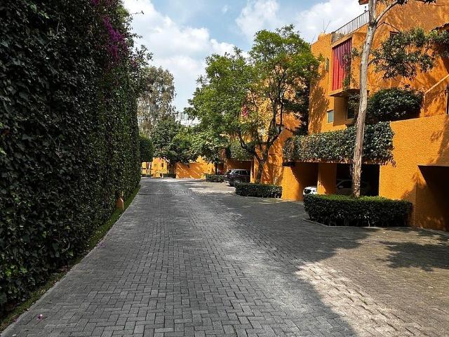 TOWN HOUSE AMUEBLADO ANTIGUA SANTA FE