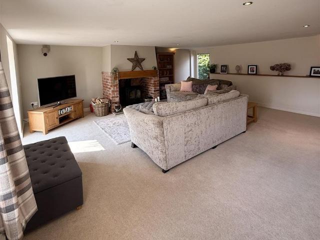 Town House Court, Madley