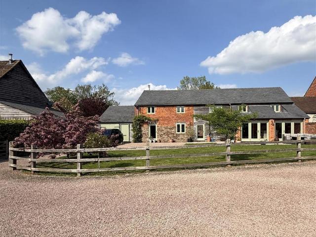 Town House Court, Madley, Hereford 4 bed barn conversion to rent £1,900 pcm £438 pw