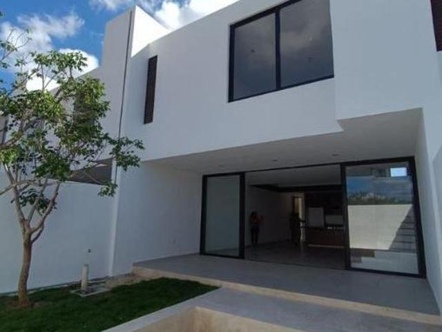 Town House super equipado con piscina en privada en Xcanatún Mérida