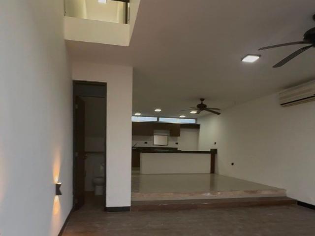 TOWN HOUSE 2 HABITACIONES