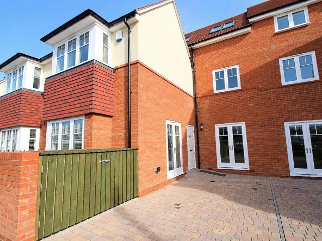 Town Lane, Marlow SL7 1 bed in a house share to rent £1,100 pcm £254 pw