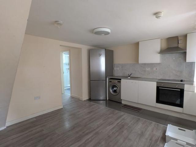 Town Road, Edmonton N9, 1 bed flat to rent, £1,200 pcm | PrimeLocation
