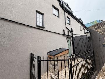 Town Street, Pudsey, West Yorkshire LS28, 2 bed flat to rent, £1,100 pcm | PrimeLocation