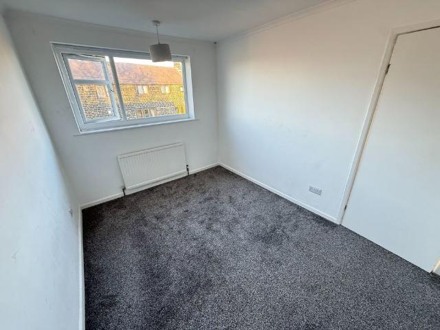 Towngate, Thurlstone, Sheffield, S36 9RH