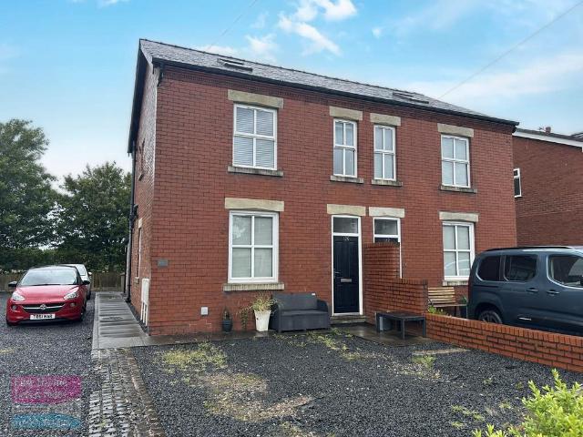 Towngate, Eccleston 2 bed maisonette to rent £925 pcm £213 pw