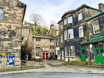 Towngate, Holmfirth, West Yorkshire HD9, 1 bed flat to rent, £850 pcm | PrimeLocation