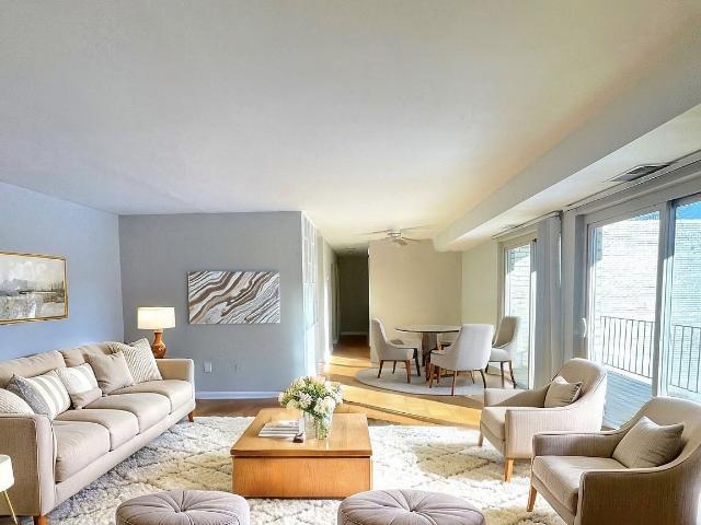 TOWNE CREST APARTMENTS