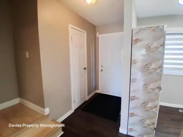 Townhouse 3.5 Bedroom For Rent Edmonton AB 1595 ES105543432