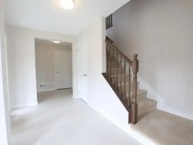 Townhouse 3.5 Bedroom For Rent Ottawa ON 2650 ES105167252