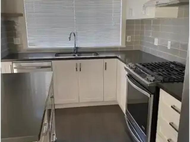 Townhouse 3 Bedroom For Rent Maple Ridge BC 3200 ES104563639