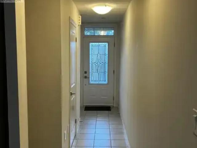 Townhouse 3 Bedroom For Rent Milton ON 3000 ES105467389