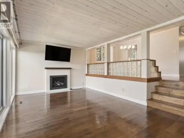 Townhouse 3 Bedroom For Rent North Vancouver BC 5500 ES105023402