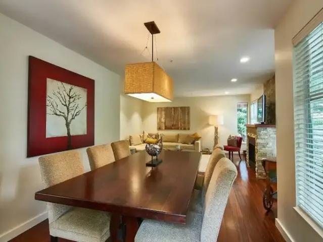 Townhouse 3 Bedroom For Rent North Vancouver BC 2600 ES105601812