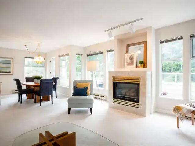 Townhouse 3 Bedroom For Rent North Vancouver BC 2600 ES106118116