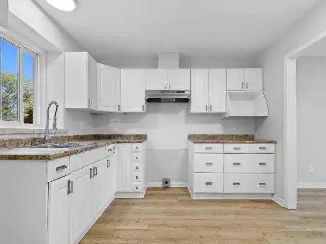 Townhouse 3 Bedroom For Rent Ottawa ON 2350 ES105087740