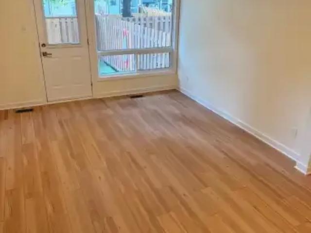 Townhouse 3 Bedroom For Rent Ottawa ON 2650 ES105071804