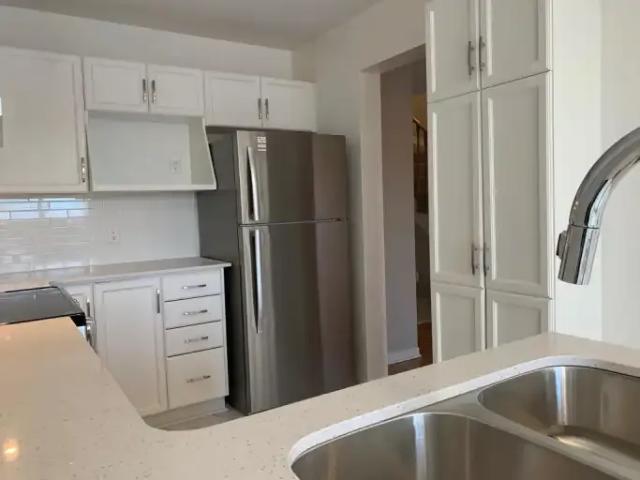 Townhouse 3 Bedroom For Rent Ottawa ON 2950 ES103878970
