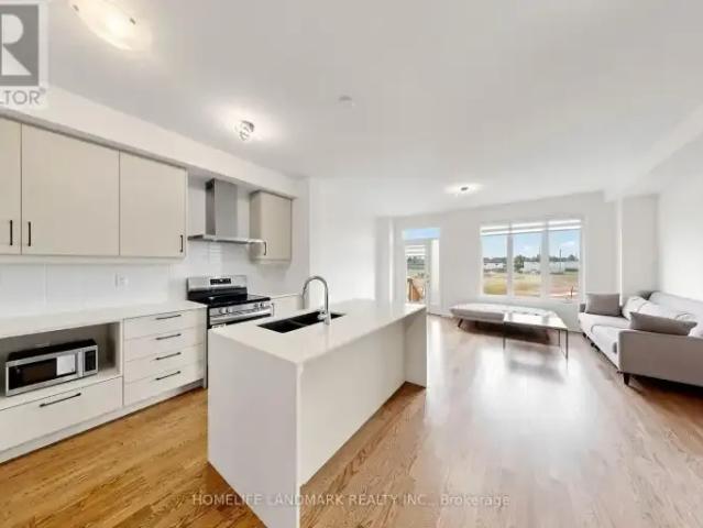 Townhouse 3 Bedroom For Rent Oakville ON 3700 ES105118995