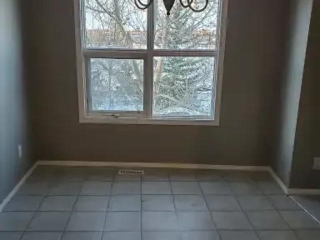 Townhouse 3 Bedroom For Rent Okotoks AB 2500 ES106095760