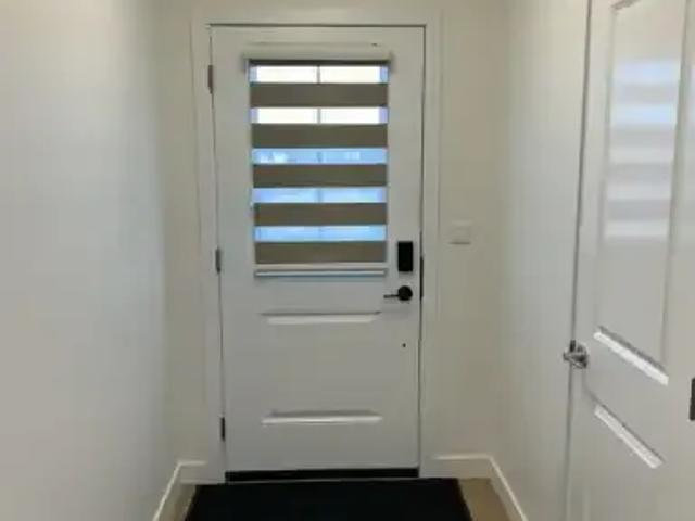 Townhouse 3 Bedroom For Rent Airdrie AB 2100 ES105543207