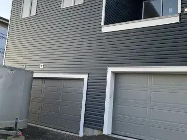 Townhouse 3 Bedroom For Rent Airdrie AB 2250 ES102845792