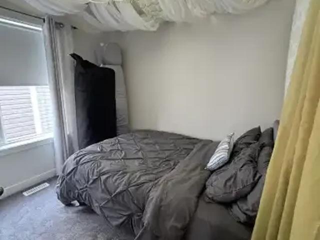 Townhouse 3 Bedroom For Rent Airdrie AB 2450 ES104362560
