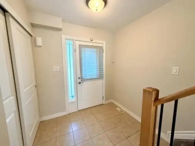 Townhouse 3 Bedroom For Rent Barrie ON 2350 ES104401431