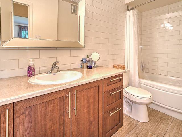 Townhouse 3 Bedroom For Rent Beaconsfield QC 1965 ES88868975