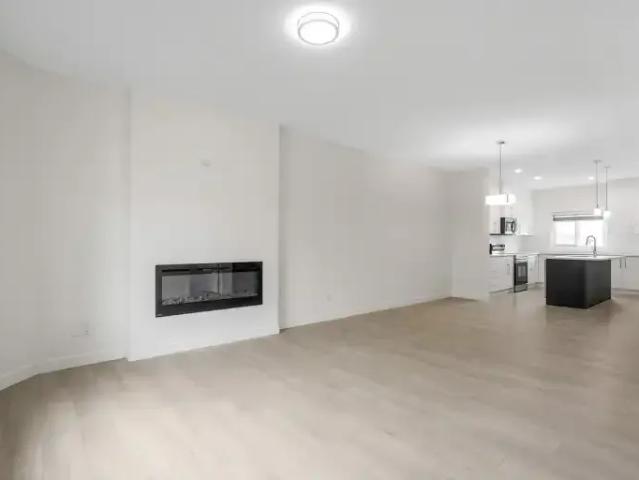 Townhouse 3 Bedroom For Rent Beaumont AB 2295 ES105410481