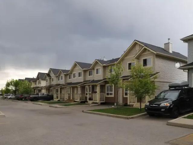 Townhouse 3 Bedroom For Rent Calgary AB 1800 ES105435163
