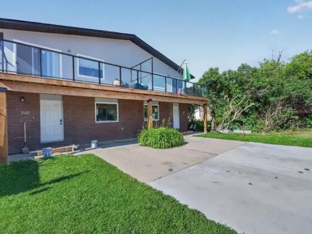 Townhouse 3 Bedroom For Rent Calgary AB 1800 ES105543296