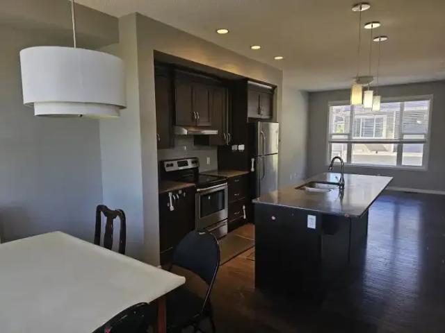 Townhouse 3 Bedroom For Rent Calgary AB 1950 ES105793141