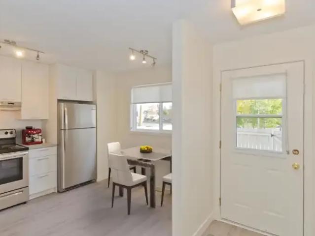 Townhouse 3 Bedroom For Rent Calgary AB 1979 ES105110646