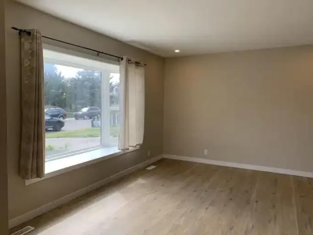 Townhouse 3 Bedroom For Rent Calgary AB 1900 ES104956918