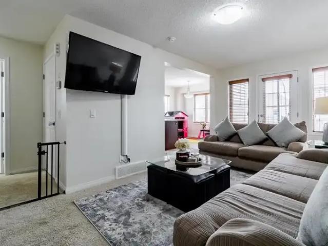 Townhouse 3 Bedroom For Rent Calgary AB 2050 ES104401646