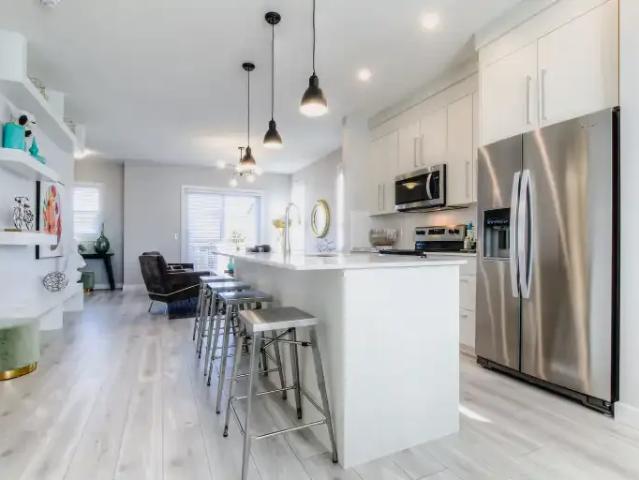 Townhouse 3 Bedroom For Rent Calgary AB 2050 ES104710878