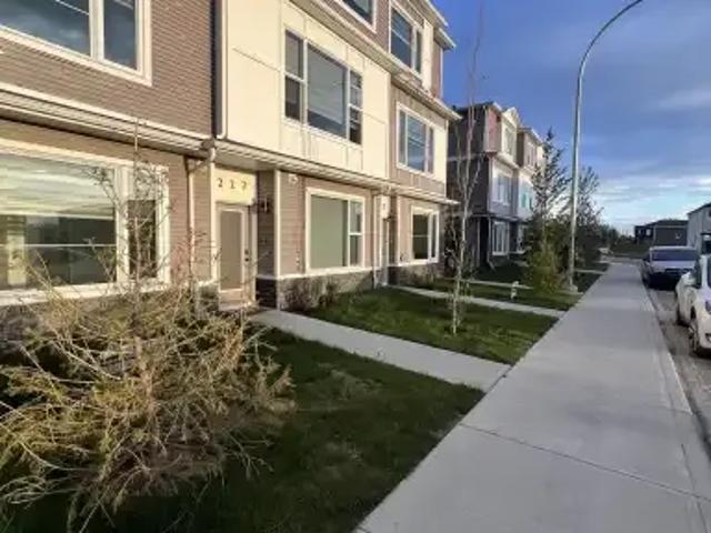 Townhouse 3 Bedroom For Rent Calgary AB 2000 ES105185932