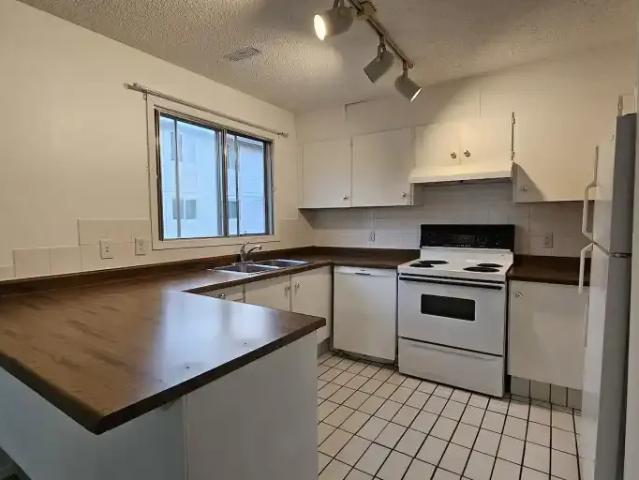 Townhouse 3 Bedroom For Rent Calgary AB 2150 ES105344963
